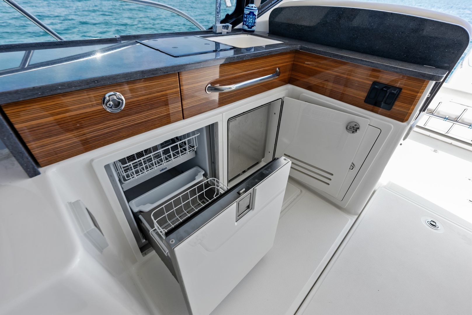Boston Whaler-405 Conquest 2023 -Key Largo-Florida-United States-6135599 | Thumbnail