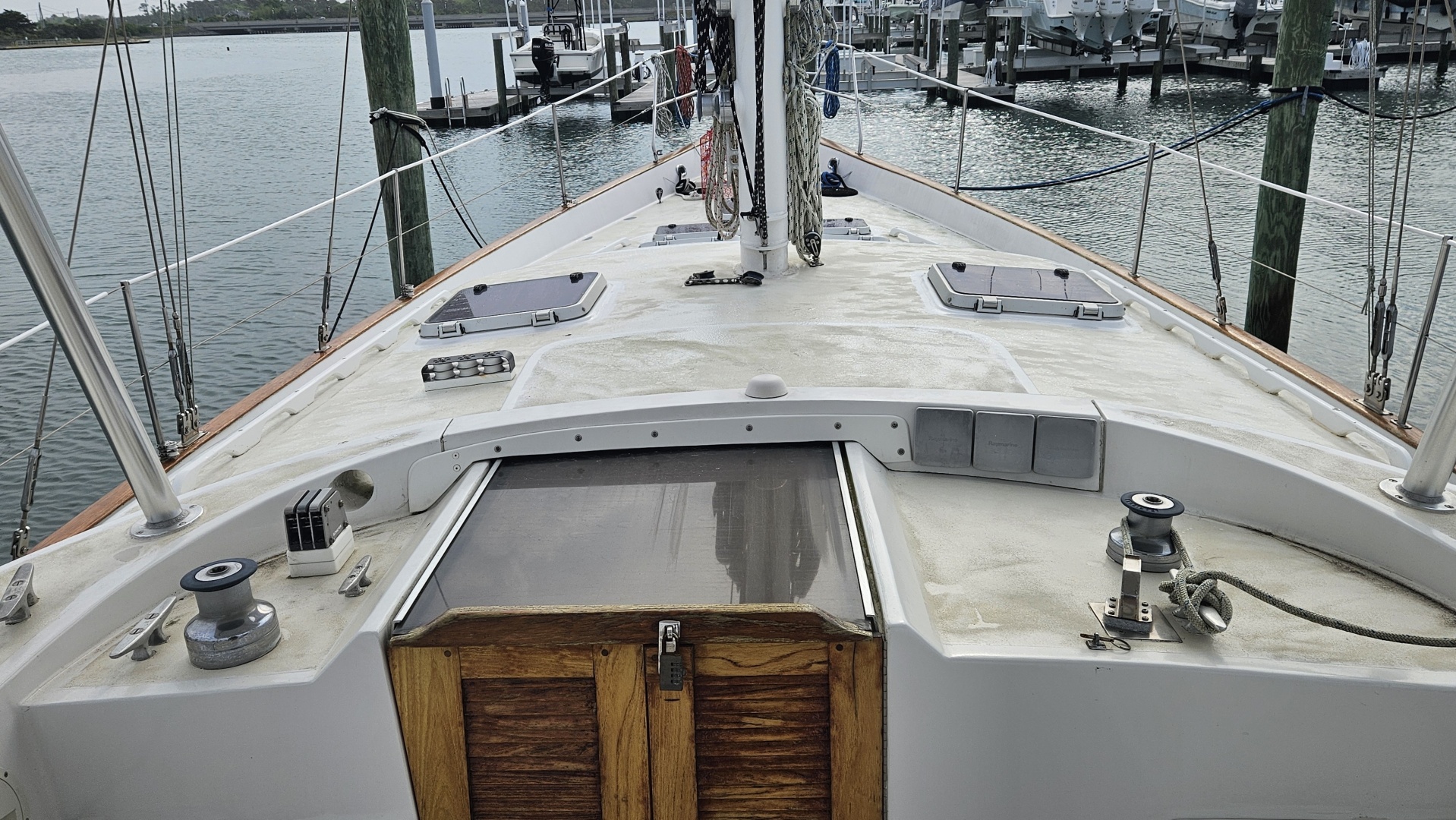 Irwin 1989-Perception Beaufort-North Carolina-United States-6087103 | Thumbnail