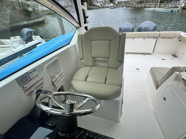 Pursuit-295 DC 2017 -Mashpee-Massachusetts-United States-6068752