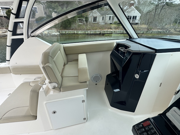 Pursuit-295 DC 2017 -Mashpee-Massachusetts-United States-6068638