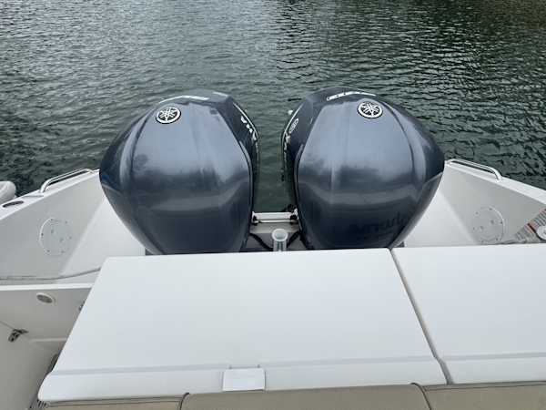 Pursuit-295 DC 2017 -Mashpee-Massachusetts-United States-6068757