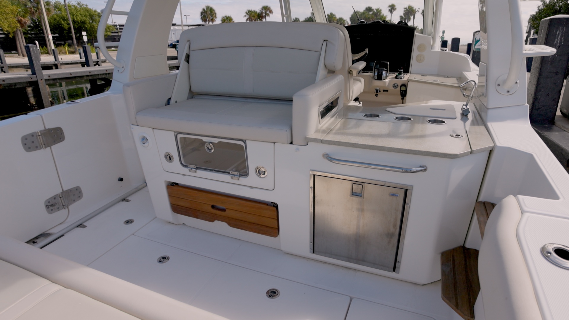 Boston Whaler-350 Realm 2019 -Miami-Florida-United States-6070070 | Thumbnail