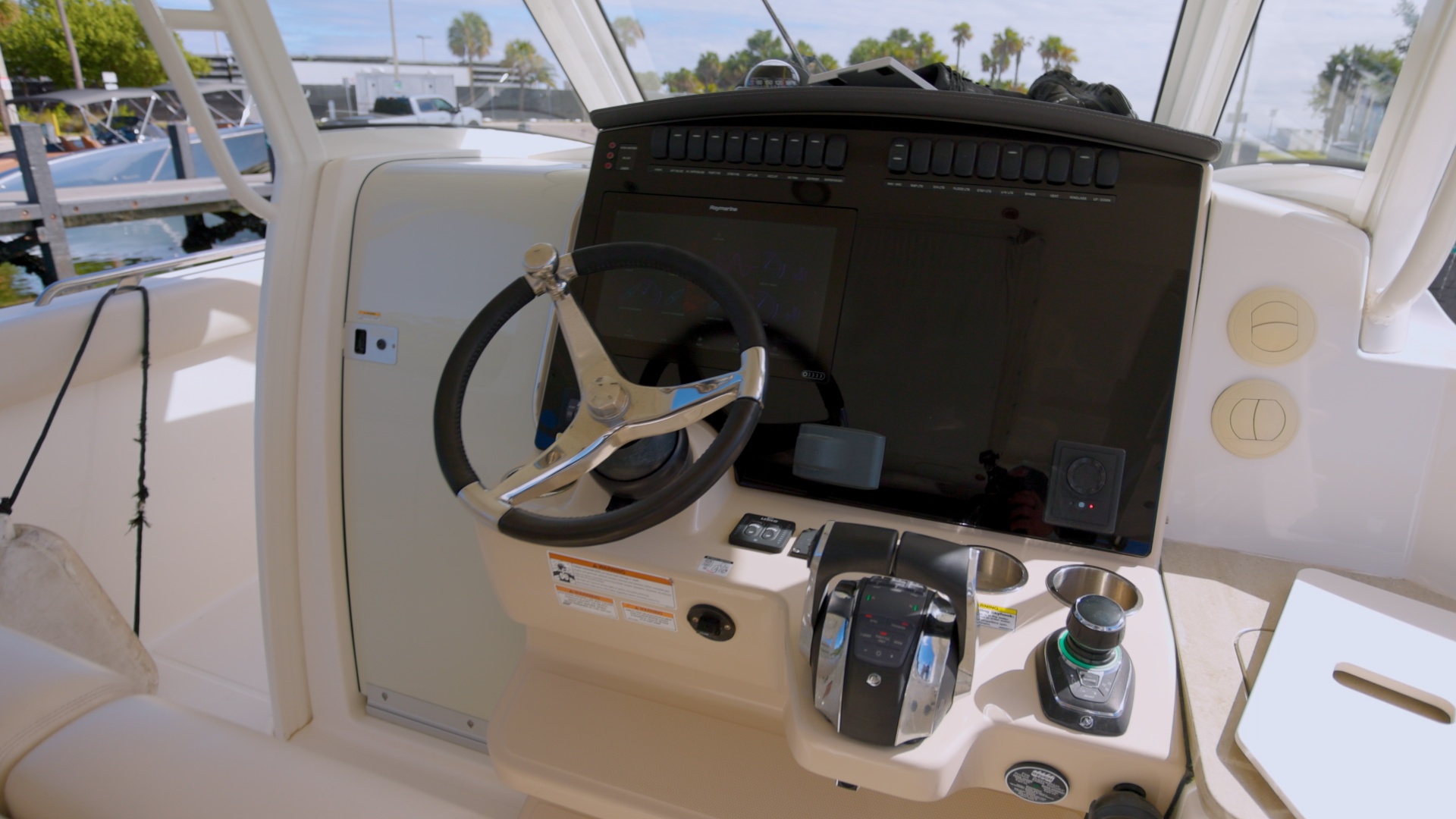Boston Whaler-350 Realm 2019 -Miami-Florida-United States-6070063 | Thumbnail