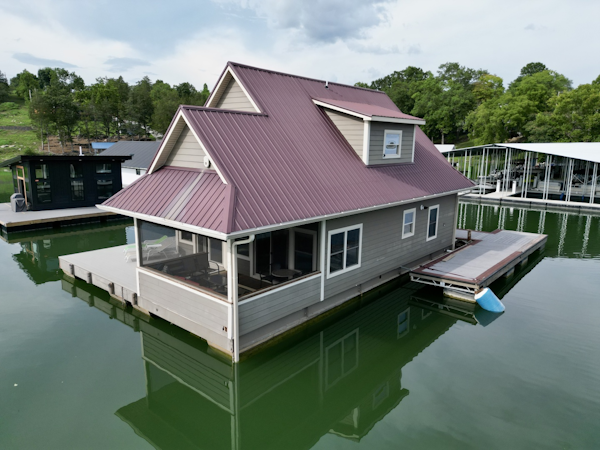 Custom-Floating Cabin  Approx 1340sqft 2010 -Norris Lake-Tennessee-United States-6070433