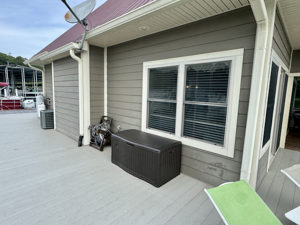 Custom-Floating Cabin  Approx 1340sqft 2010 -Norris Lake-Tennessee-United States-6070516