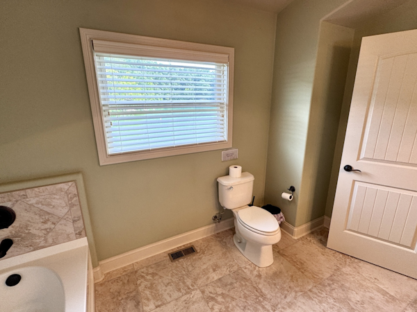 Custom-Floating Cabin  Approx 1340sqft 2010 -Norris Lake-Tennessee-United States-6070500