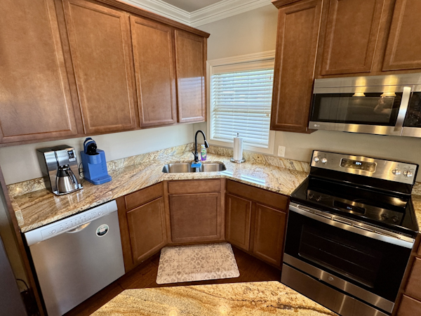 Custom-Floating Cabin  Approx 1340sqft 2010 -Norris Lake-Tennessee-United States-6070466