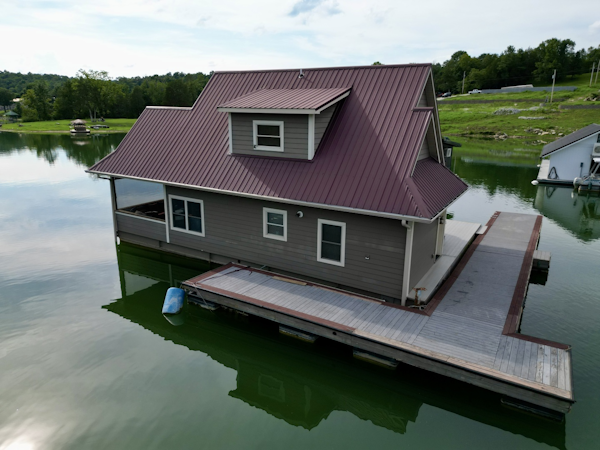Custom-Floating Cabin  Approx 1340sqft 2010 -Norris Lake-Tennessee-United States-6070436