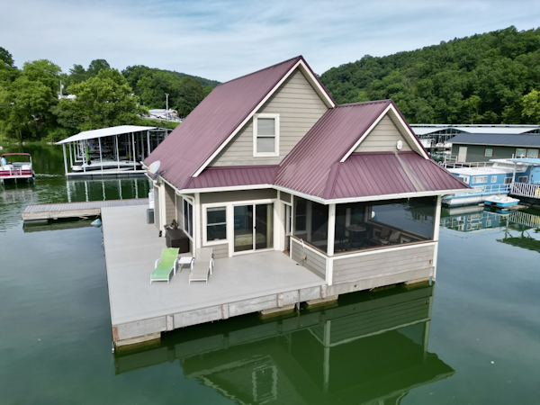 Custom-Floating Cabin  Approx 1340sqft 2010 -Norris Lake-Tennessee-United States-6070430