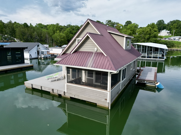 Custom-Floating Cabin  Approx 1340sqft 2010 -Norris Lake-Tennessee-United States-6070432