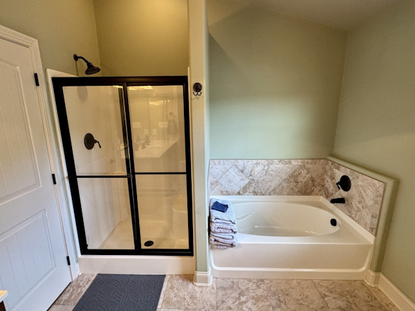 Custom-Floating Cabin  Approx 1340sqft 2010 -Norris Lake-Tennessee-United States-6070498