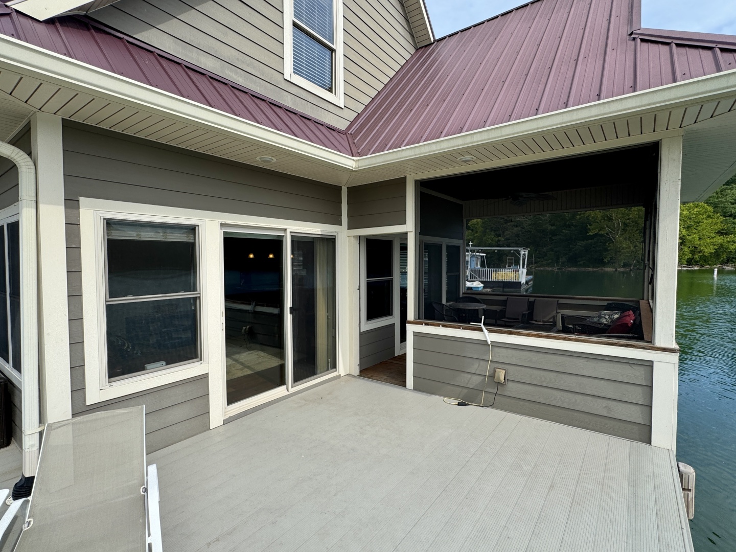 Custom-Floating Cabin  Approx 1340sqft 2010 -Norris Lake-Tennessee-United States-6070514 | Thumbnail
