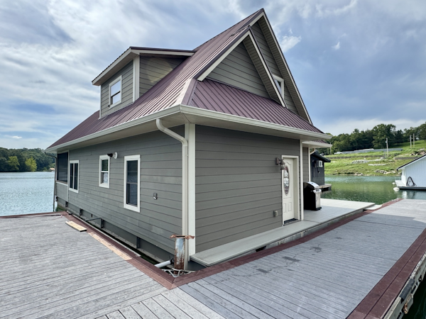 Custom-Floating Cabin  Approx 1340sqft 2010 -Norris Lake-Tennessee-United States-6070525