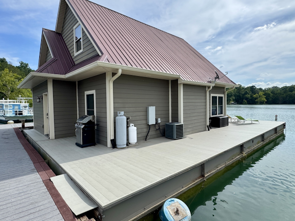 Custom-Floating Cabin  Approx 1340sqft 2010 -Norris Lake-Tennessee-United States-6070526
