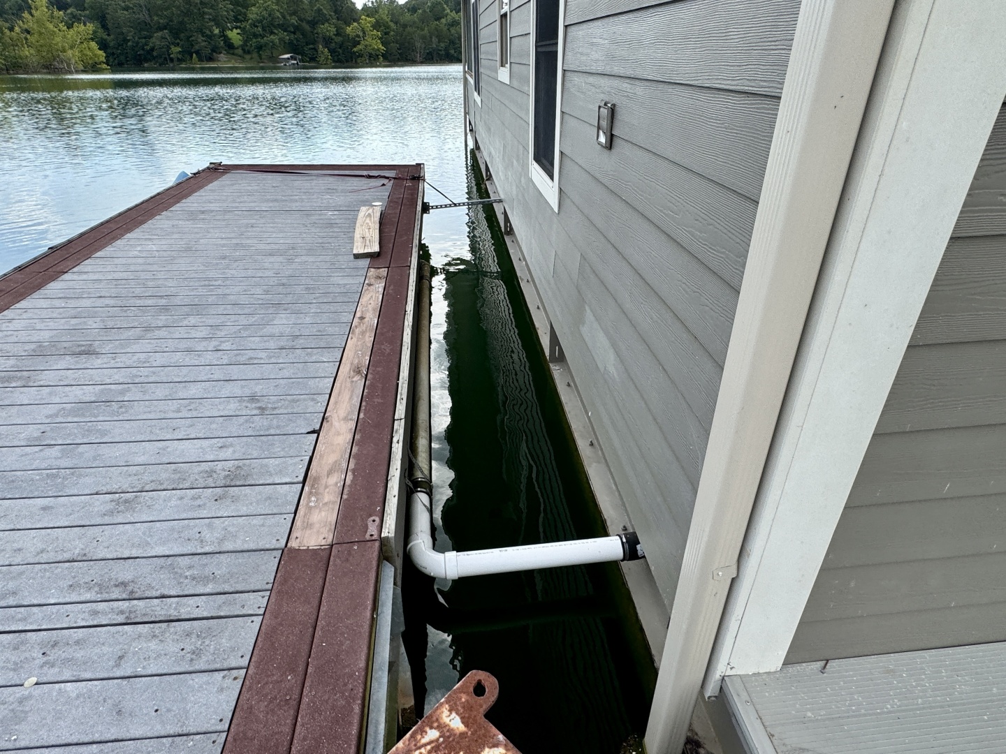 Custom-Floating Cabin  Approx 1340sqft 2010 -Norris Lake-Tennessee-United States-6070523 | Thumbnail