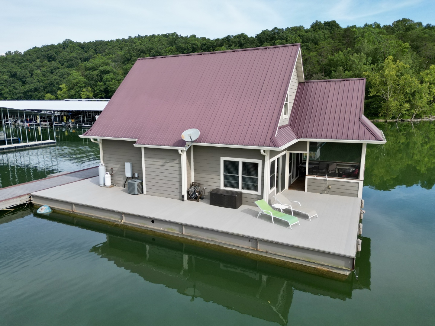 Custom-Floating Cabin  Approx 1340sqft 2010 -Norris Lake-Tennessee-United States-6070428 | Thumbnail