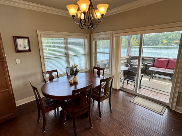 Custom-Floating Cabin  Approx 1340sqft 2010 -Norris Lake-Tennessee-United States-6070470