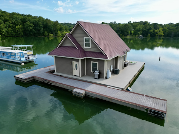 Custom-Floating Cabin  Approx 1340sqft 2010 -Norris Lake-Tennessee-United States-6070438