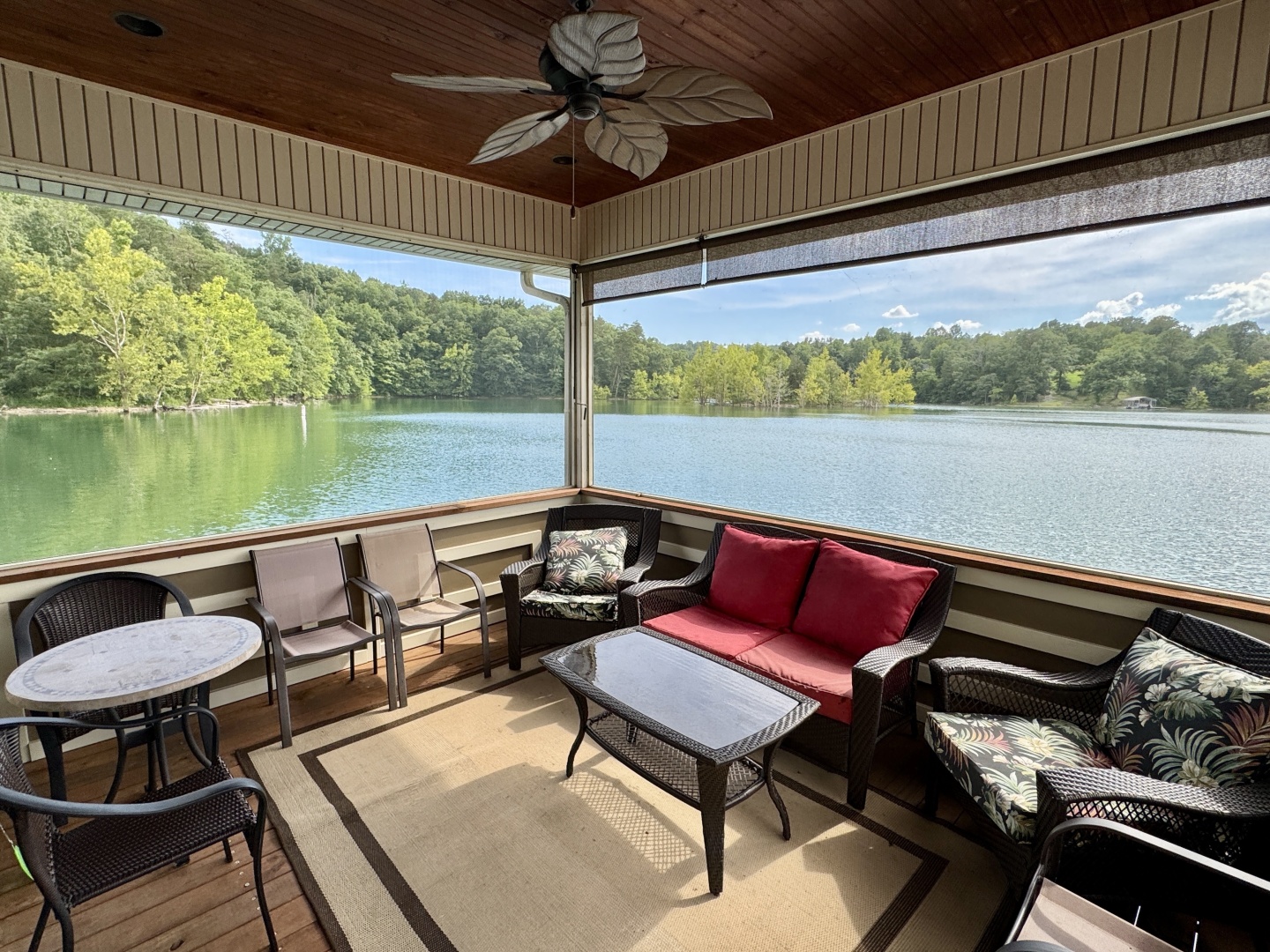 Custom-Floating Cabin  Approx 1340sqft 2010 -Norris Lake-Tennessee-United States-6070475 | Thumbnail
