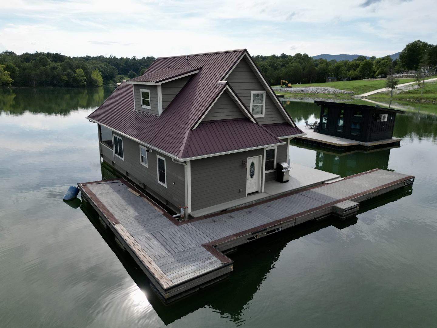 Custom-Floating Cabin  Approx 1340sqft 2010 -Norris Lake-Tennessee-United States-6070437 | Thumbnail