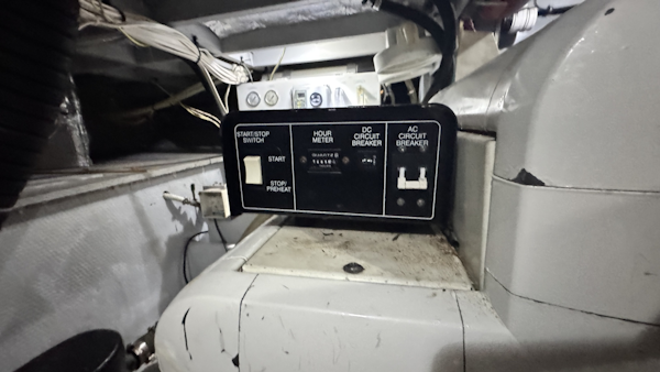 Silverton-43 Motor Yacht 2003-Turn the Paige Fort Myers Beach-Florida-United States-Engine Room-6179507