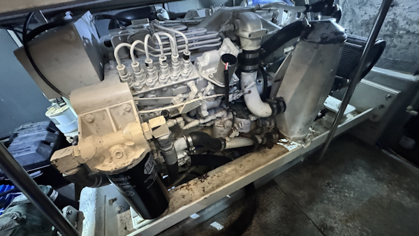 Silverton-43 Motor Yacht 2003-Turn the Paige Fort Myers Beach-Florida-United States-Engine Room-6179492