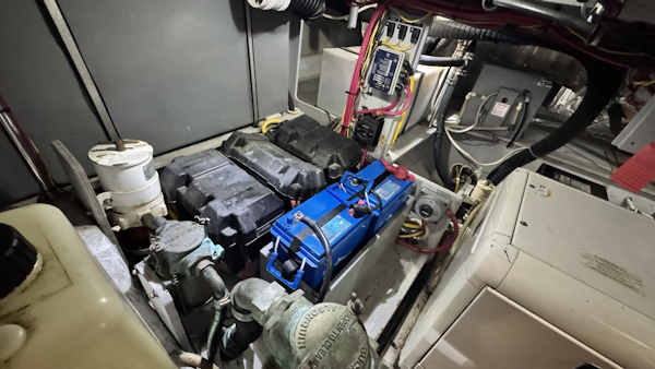 Silverton-43 Motor Yacht 2003-Turn the Paige Fort Myers Beach-Florida-United States-Engine Room-6179494