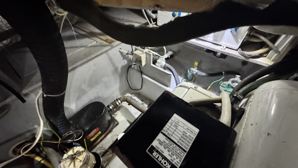 Silverton-43 Motor Yacht 2003-Turn the Paige Fort Myers Beach-Florida-United States-Engine Room-6179509