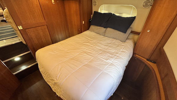 Silverton-43 Motor Yacht 2003-Turn the Paige Fort Myers Beach-Florida-United States-Aft Owners Suite-6179487