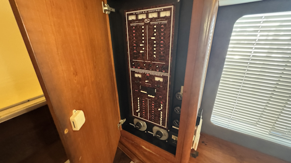 Silverton-43 Motor Yacht 2003-Turn the Paige Fort Myers Beach-Florida-United States-Control Panel-6179465
