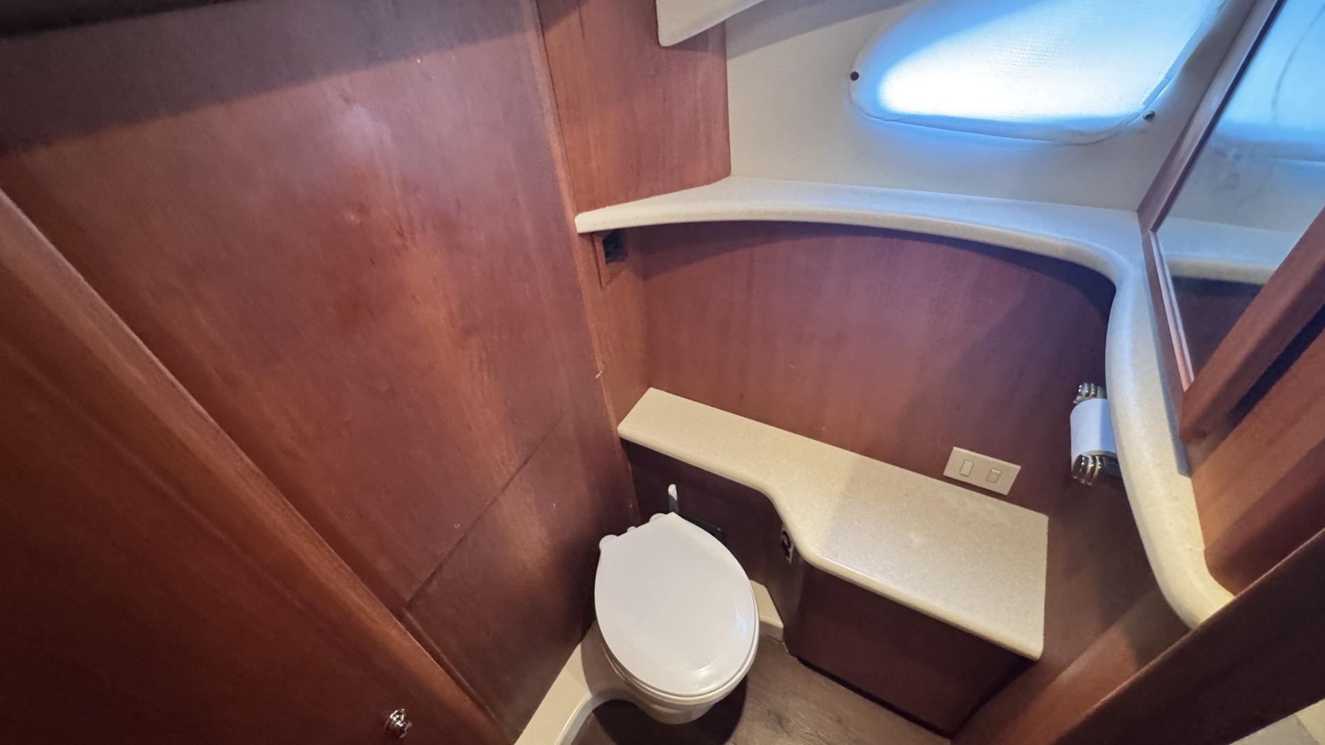 Silverton-43 Motor Yacht 2003-Turn the Paige Fort Myers Beach-Florida-United States-Owners Ensuite Head-6179482 | Thumbnail