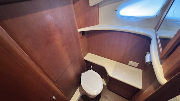 Silverton-43 Motor Yacht 2003-Turn the Paige Fort Myers Beach-Florida-United States-Owners Ensuite Head-6179482