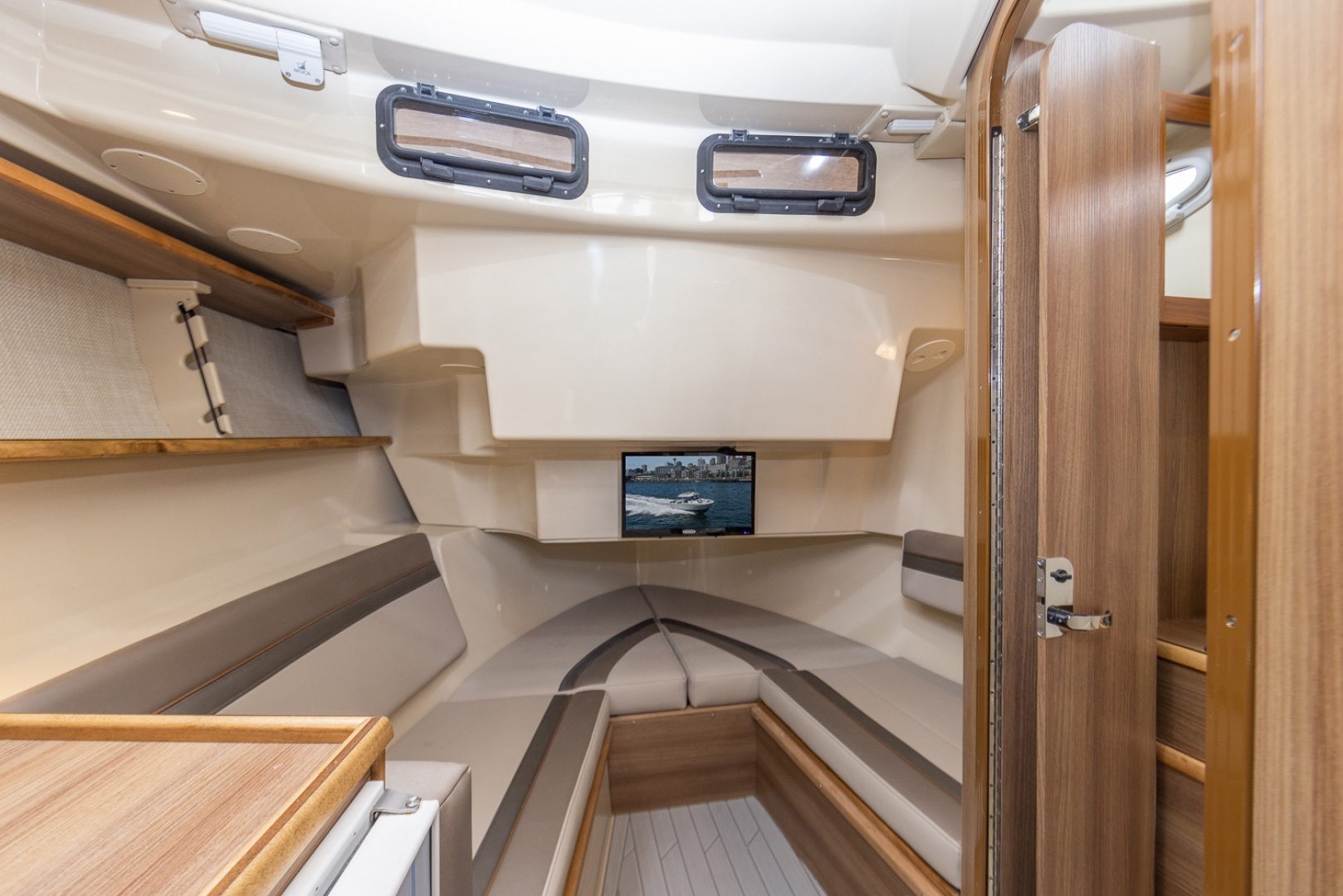 Solara-310 CW 2026 -Buffalo-New York-United States-6072598 | Thumbnail