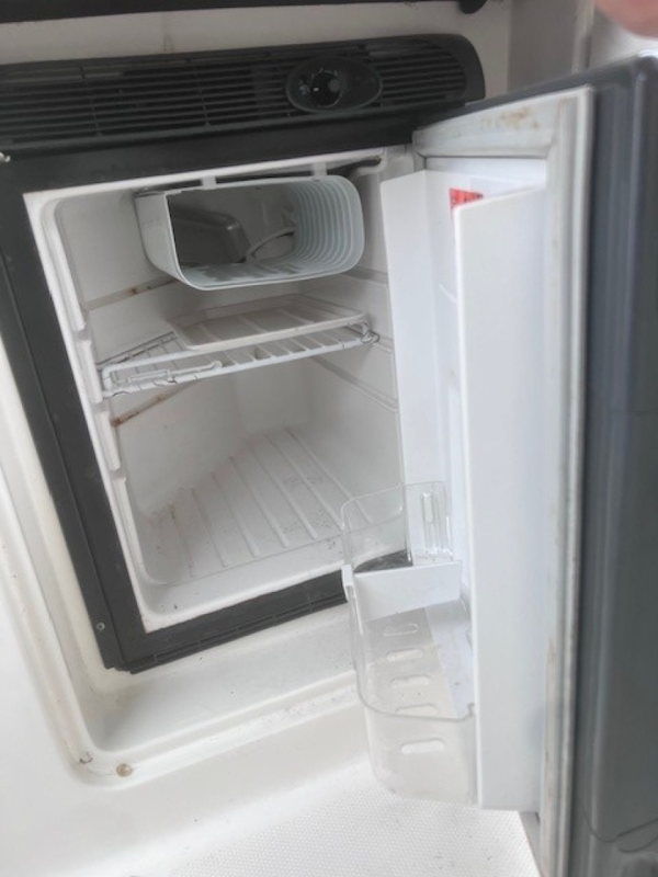 Sea Ray-Sundancer 2007-GAELIC STORM Kittery-Maine-United States-Fridge Interior-6074196