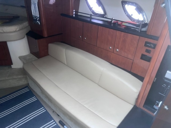 Sea Ray-Sundancer 2007-GAELIC STORM Kittery-Maine-United States-Cushioned Settee Port-6074190