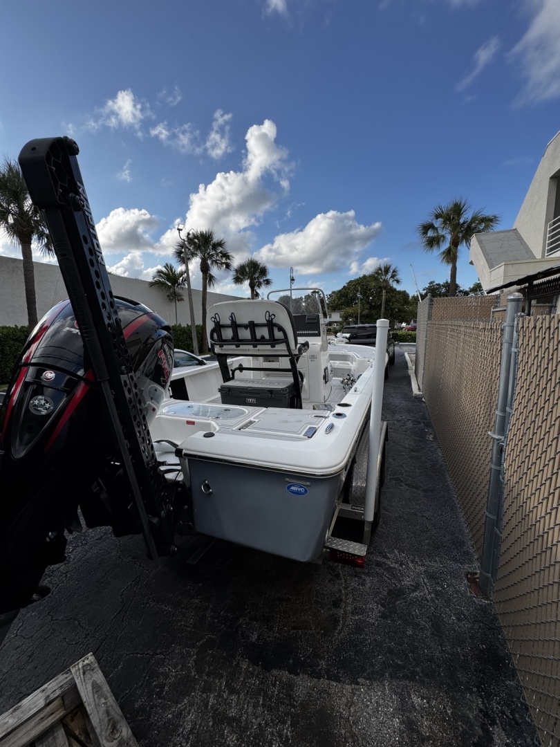 Tidewater-2110 Bay 2022 -Stuart-Florida-United States-6073947 | Thumbnail