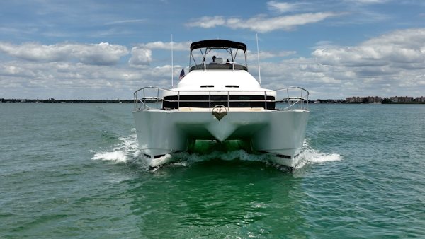 Lagoon-Power 43 2005 -St. Peterburg -Florida-United States-6077815
