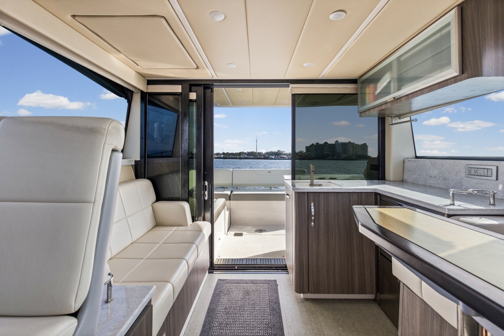 Regal-38 XO 2020 -Orange Beach-Alabama-United States-6085274 | Thumbnail