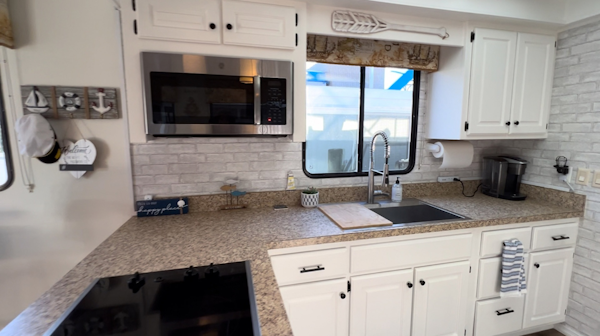 Aqua Chalet-4614 1999-Kingfisher DeLand-Florida-United States-6074993