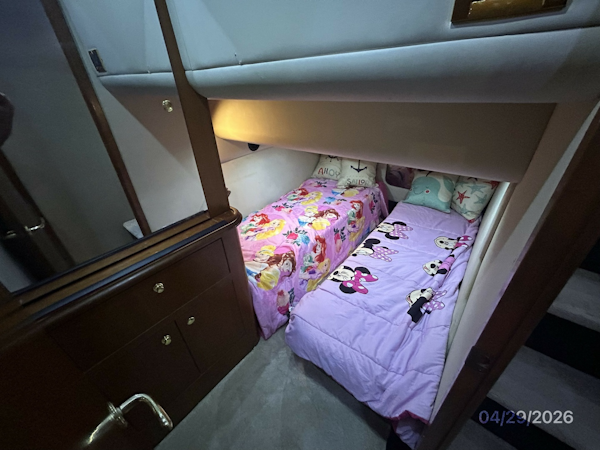 Cruisers Yachts-4450 2000-Bay Dreamer II Guntersville-Alabama-United States-44 Cruisers starboard guest stateroom-6075664