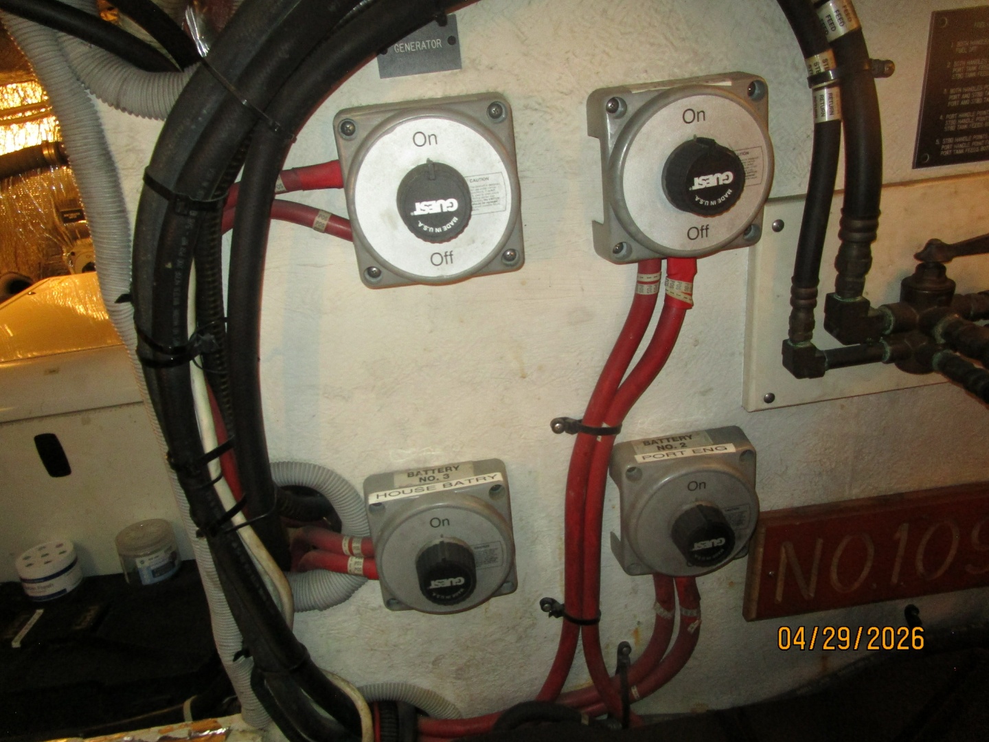 Cruisers Yachts-4450 2000-Bay Dreamer II Guntersville-Alabama-United States-44 Cruisers battery switches-6075614 | Thumbnail