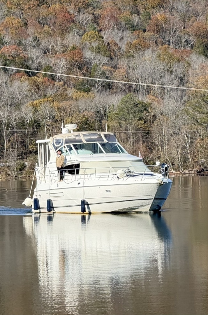 Cruisers Yachts-4450 2000-Bay Dreamer II Guntersville-Alabama-United States-44 Cruisers starboard forward profile-6075663 | Thumbnail