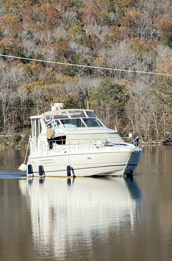 Cruisers Yachts-4450 2000-Bay Dreamer II Guntersville-Alabama-United States-44 Cruisers starboard forward profile-6075663