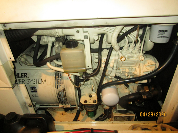 Cruisers Yachts-4450 2000-Bay Dreamer II Guntersville-Alabama-United States-44 Cruisers generator-6075633