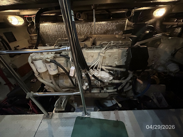 Cruisers Yachts-4450 2000-Bay Dreamer II Guntersville-Alabama-United States-44 Cruisers starboard main engine-6075665
