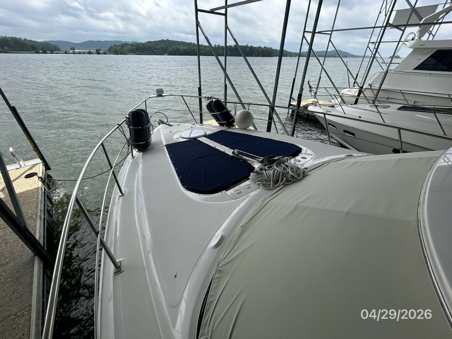 Cruisers Yachts-4450 2000-Bay Dreamer II Guntersville-Alabama-United States-44 Cruisers foredeck1-6075624 | Thumbnail