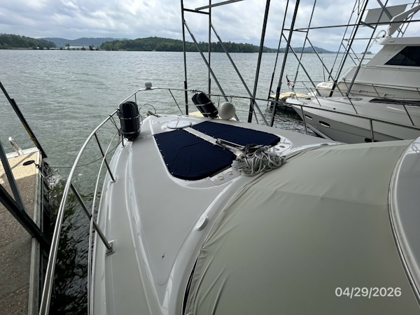 Cruisers Yachts-4450 2000-Bay Dreamer II Guntersville-Alabama-United States-44 Cruisers foredeck1-6075624