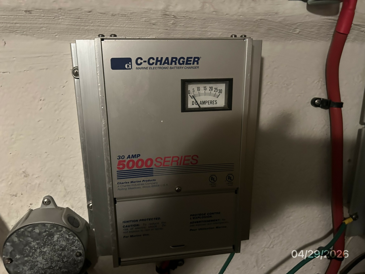 Cruisers Yachts-4450 2000-Bay Dreamer II Guntersville-Alabama-United States-44 Cruisers battery charger2-6075612 | Thumbnail