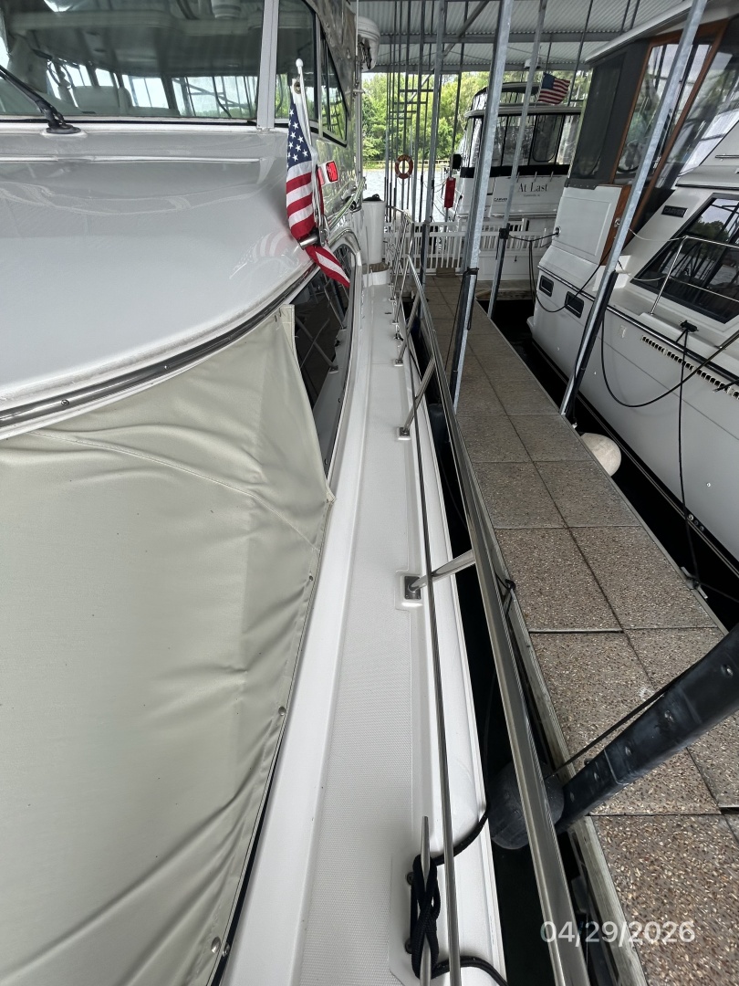 Cruisers Yachts-4450 2000-Bay Dreamer II Guntersville-Alabama-United States-44 Cruisers port side deck1-6075654 | Thumbnail