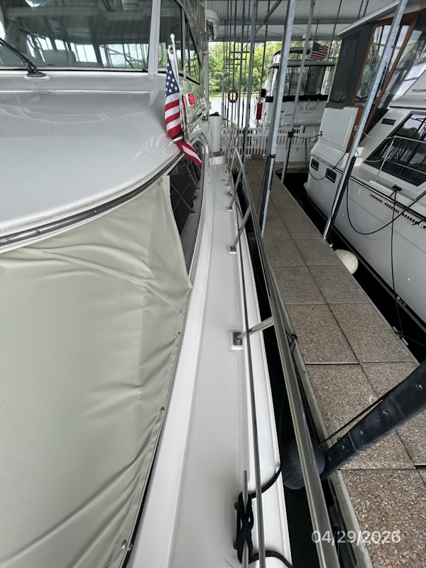 Cruisers Yachts-4450 2000-Bay Dreamer II Guntersville-Alabama-United States-44 Cruisers port side deck1-6075654